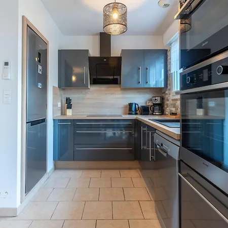 Maison Moderne 3* Avec Jardin Et Clim A Bourg - Pres Des Pistes Cyclables Et Plages - Fr-1-319-533 Feriehus